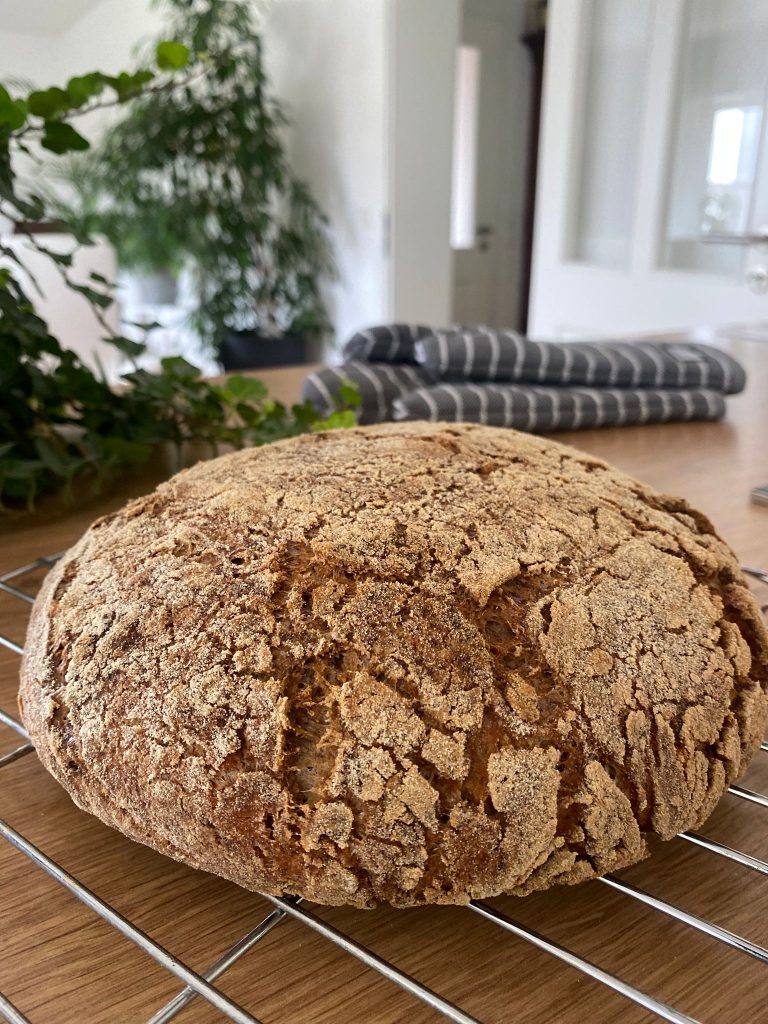 Selbstgemachtes, glutenfreies Brot