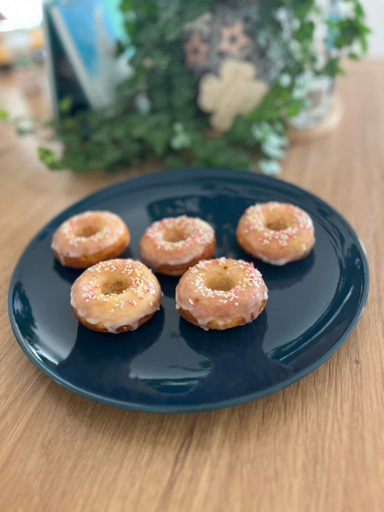 Selbstgemachte, glutenfreie Donuts